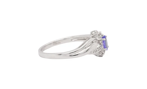 0.25ct Tanzanite & Diamond Dress Ring- 18ct White Gold 3.6g